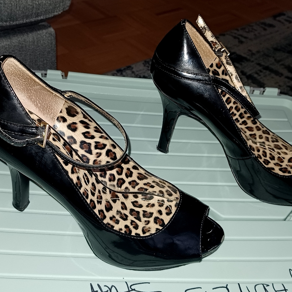 Shoes - Picture 6 of 12